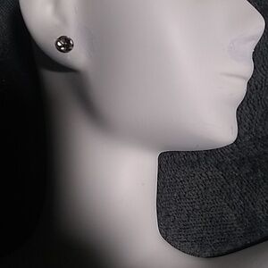 gray-green crystals posts